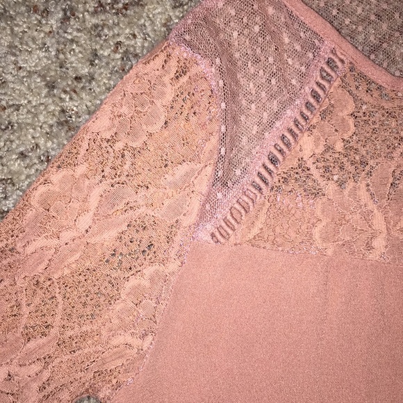 Coco + Jameson blush pink top - Picture 2 of 4